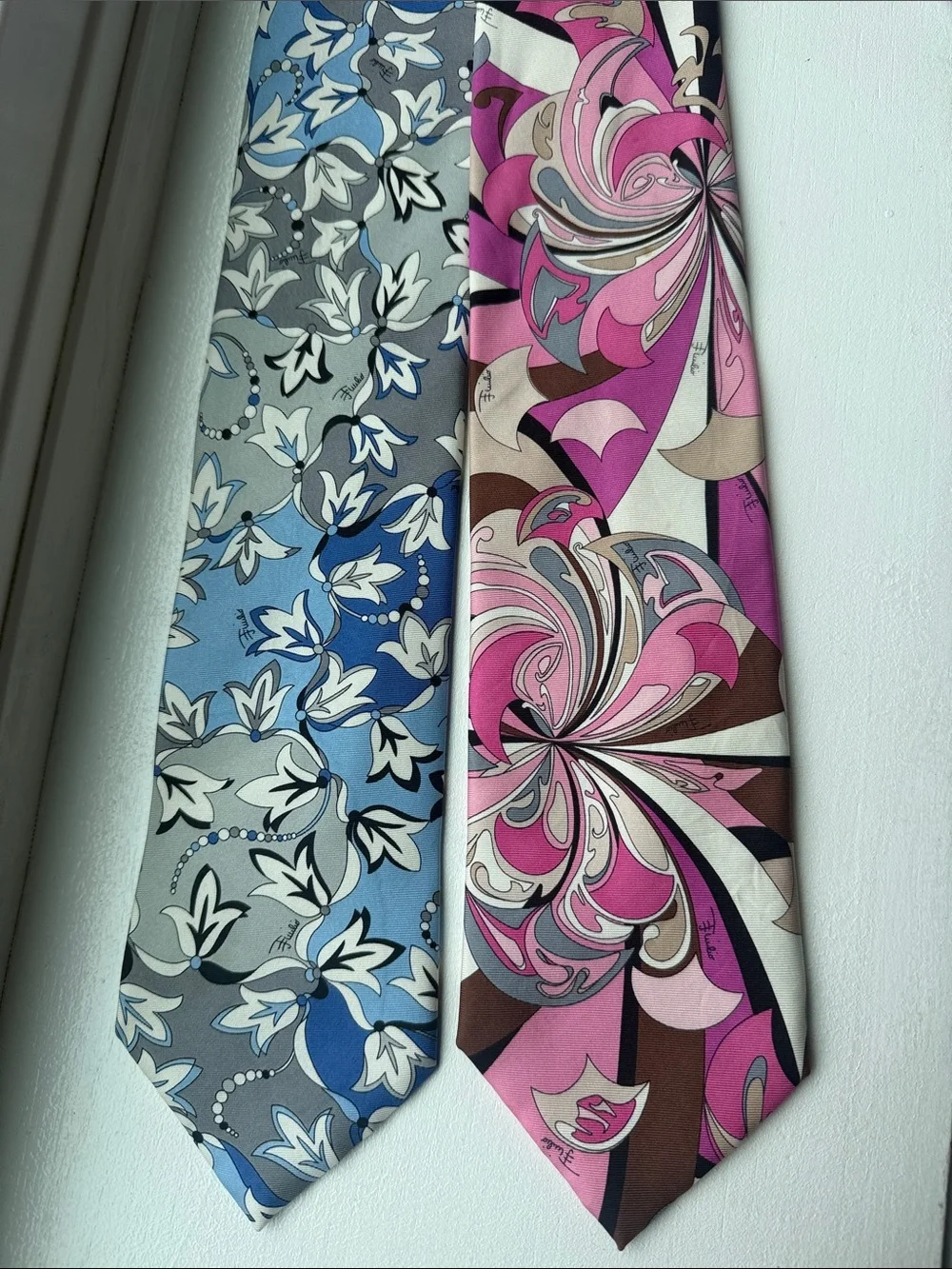 Emilio Pucci Set of 5 Patterned Silk Neckties in Blue, Pink, Gray and Brown